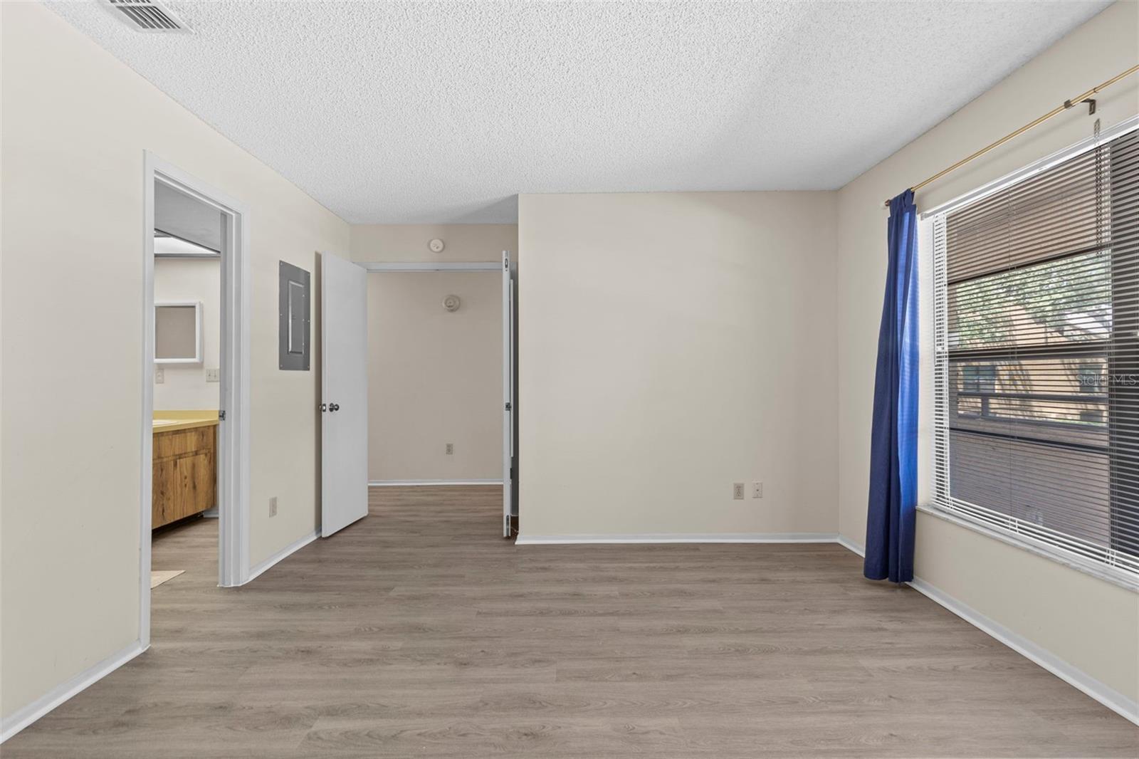 7832 NIAGARA AVE #323