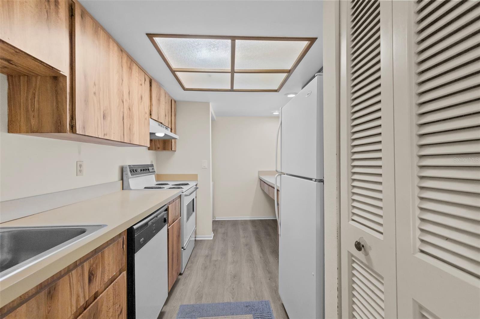 7832 NIAGARA AVE #323
