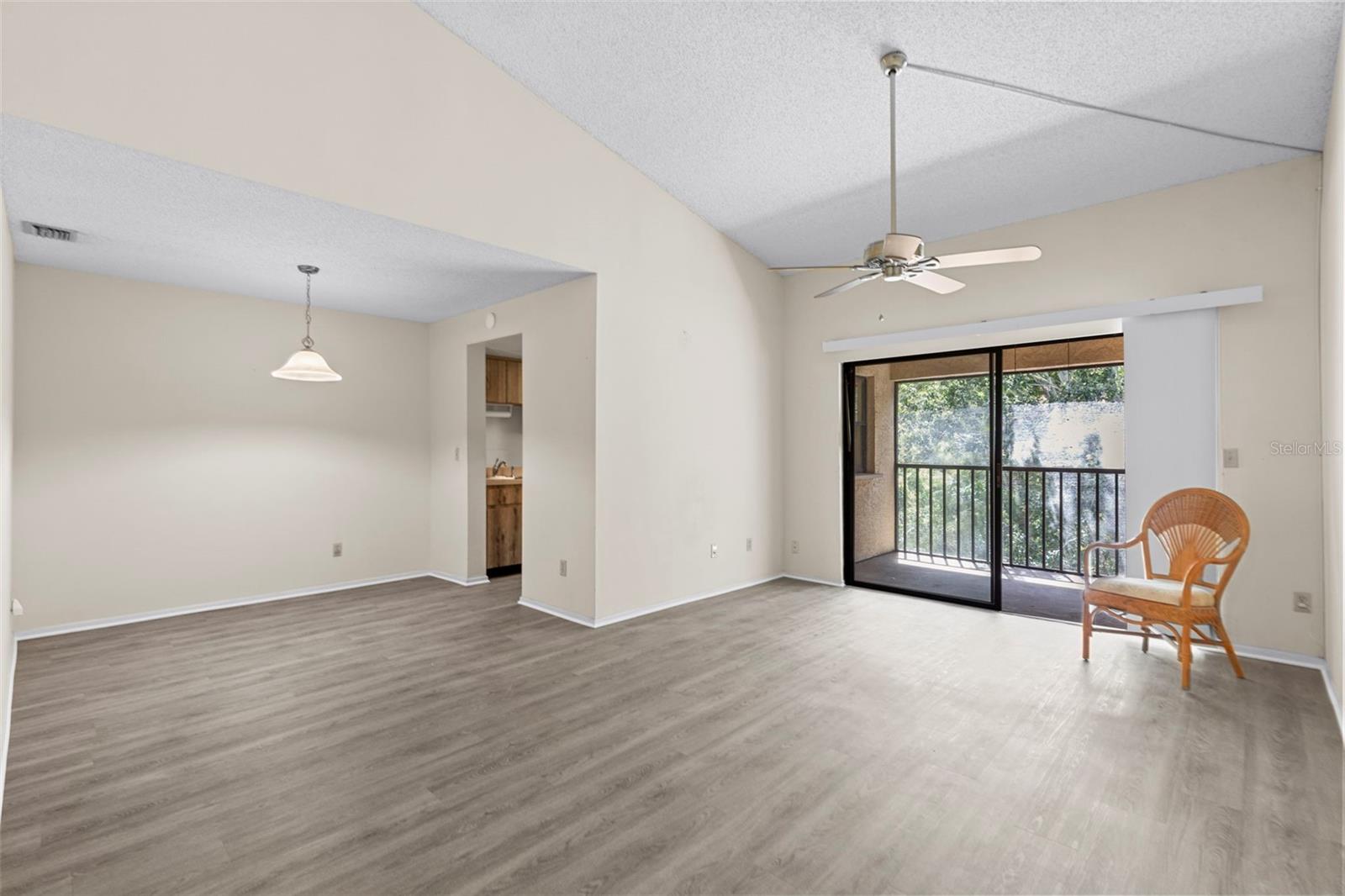 7832 NIAGARA AVE #323