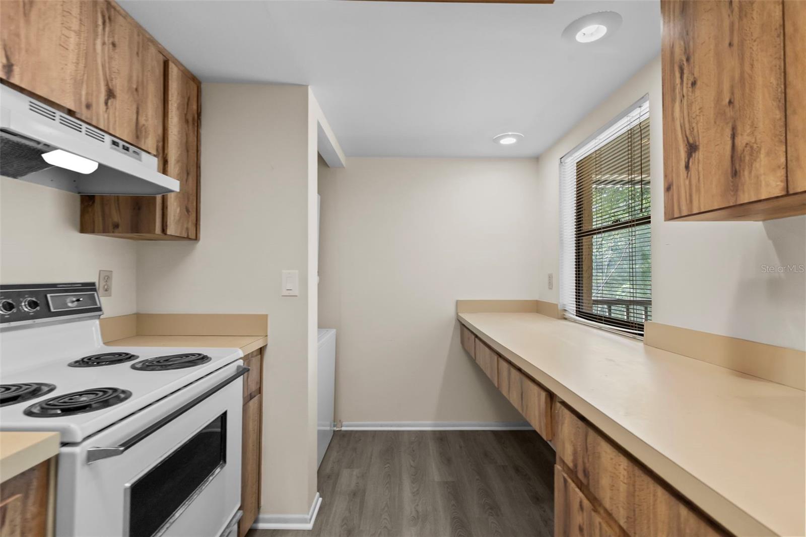 7832 NIAGARA AVE #323