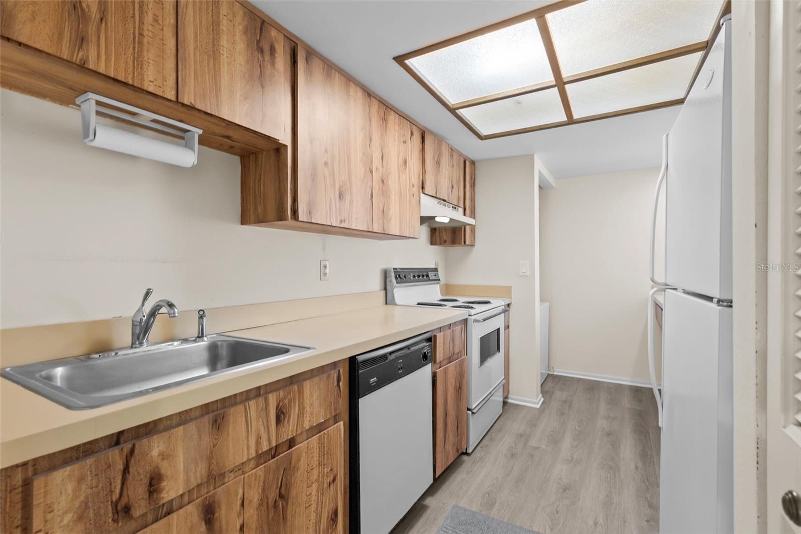 7832 NIAGARA AVE #323