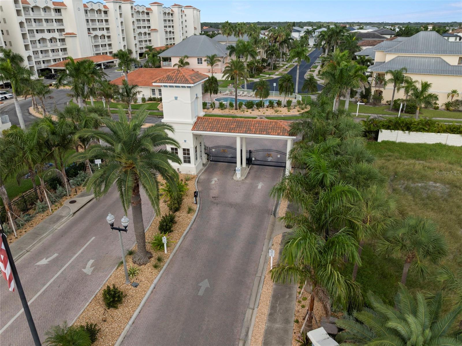 17715 GULF BLVD #302