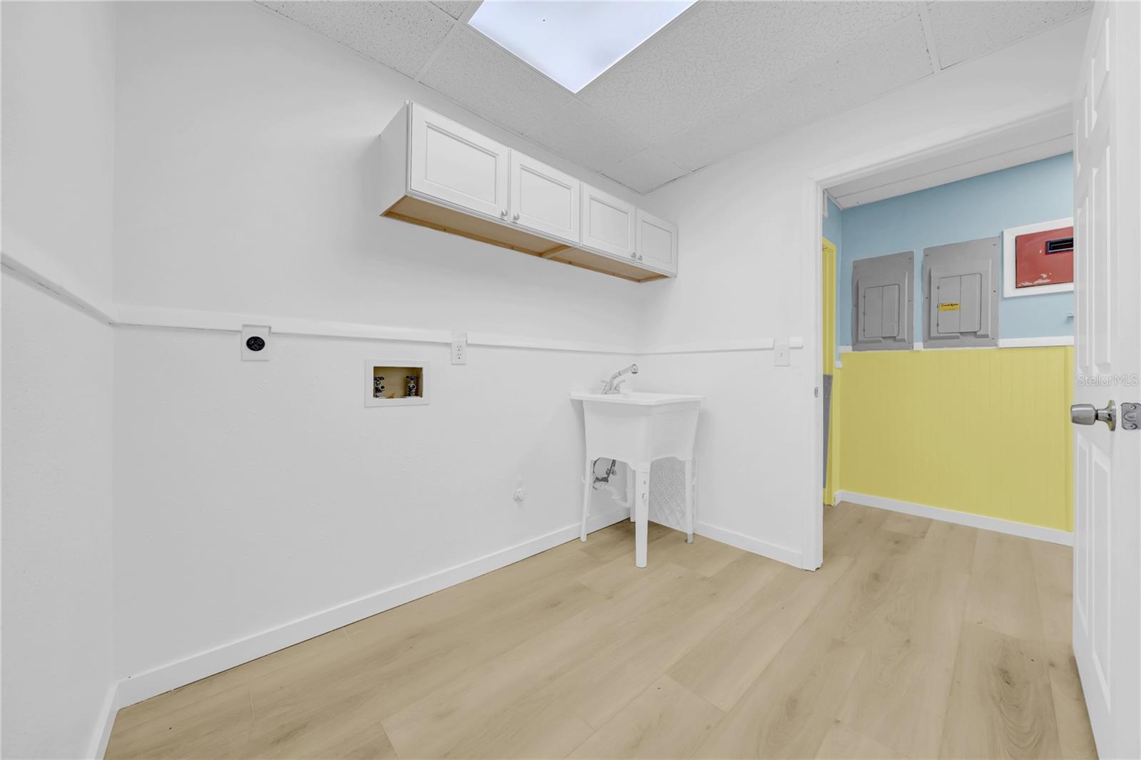 1419 SUNSET POINT RD