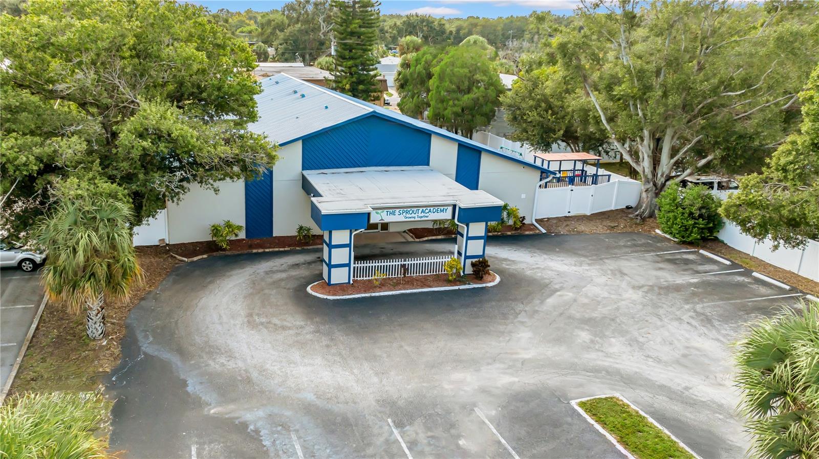 1419 SUNSET POINT RD