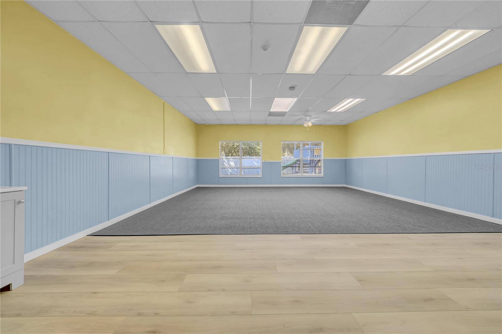 1419 SUNSET POINT RD