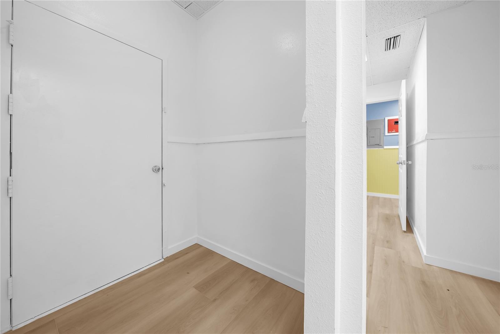 1419 SUNSET POINT RD