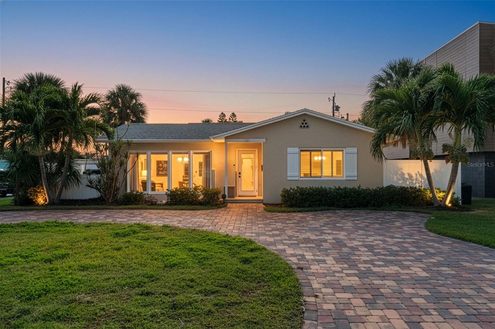 281 44TH AVE