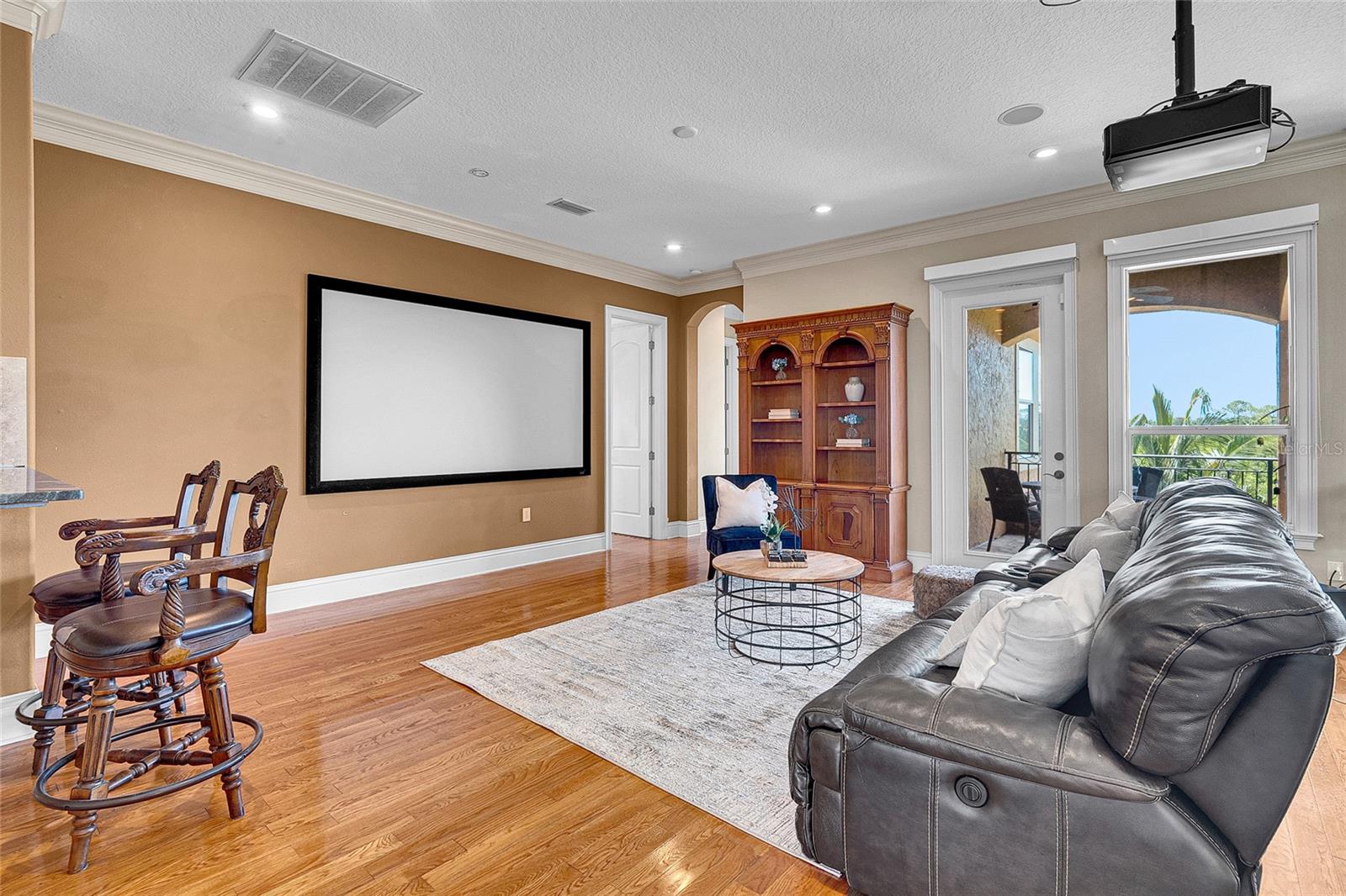 8707 SILVERTHORN RD