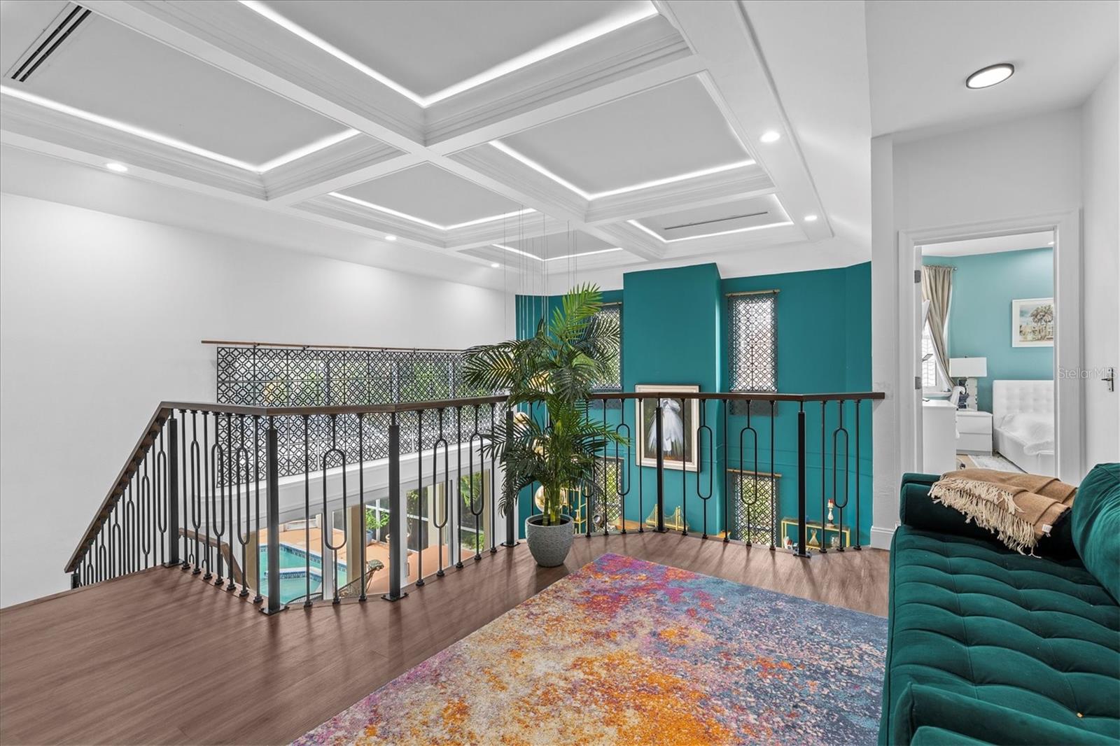 5914 LA ROSA LN