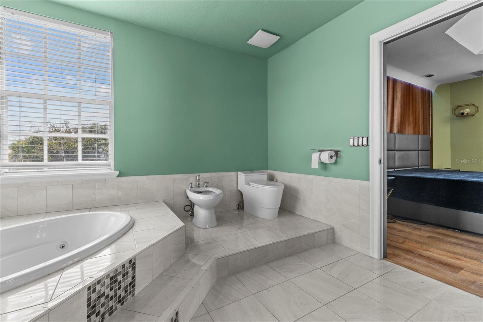 5914 LA ROSA LN