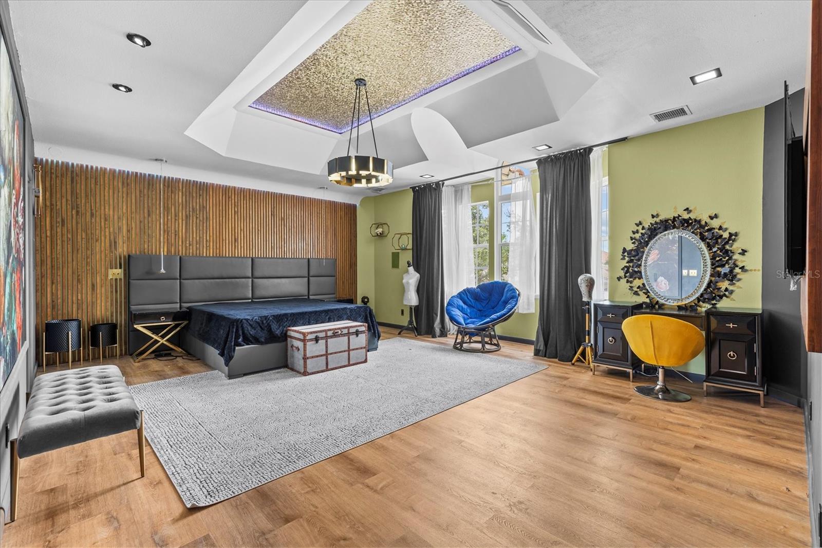 5914 LA ROSA LN