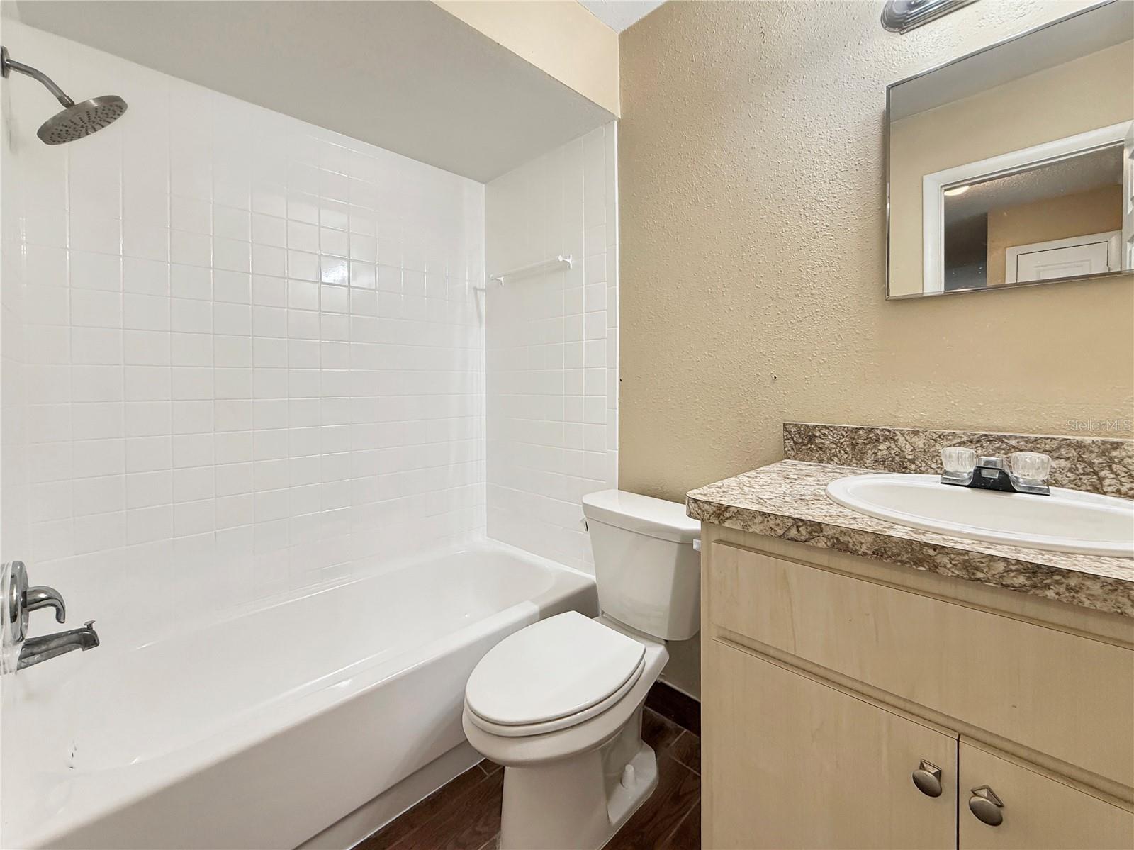 7210 N MANHATTAN AVE #2524