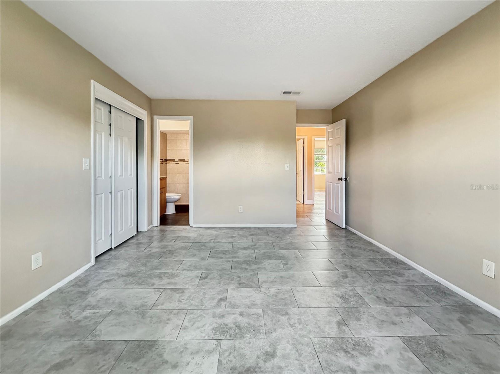 7210 N MANHATTAN AVE #2524