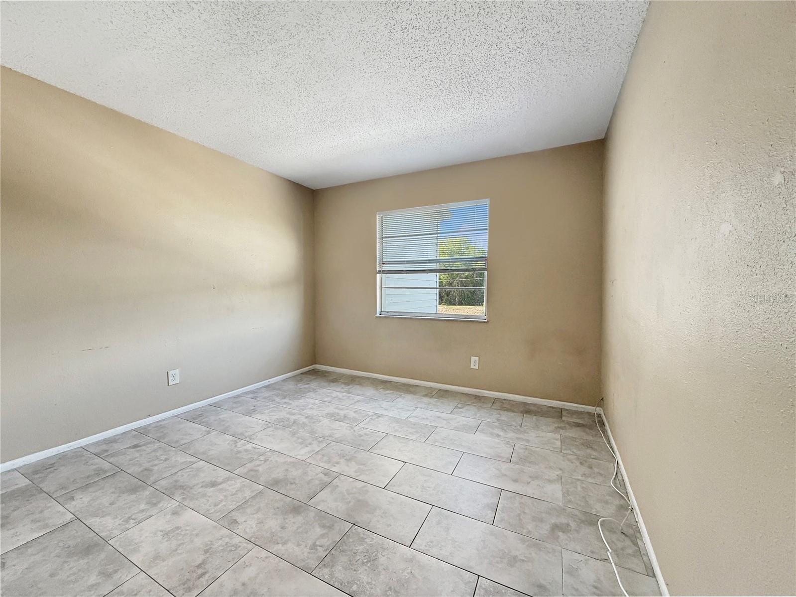 7210 N MANHATTAN AVE #2524