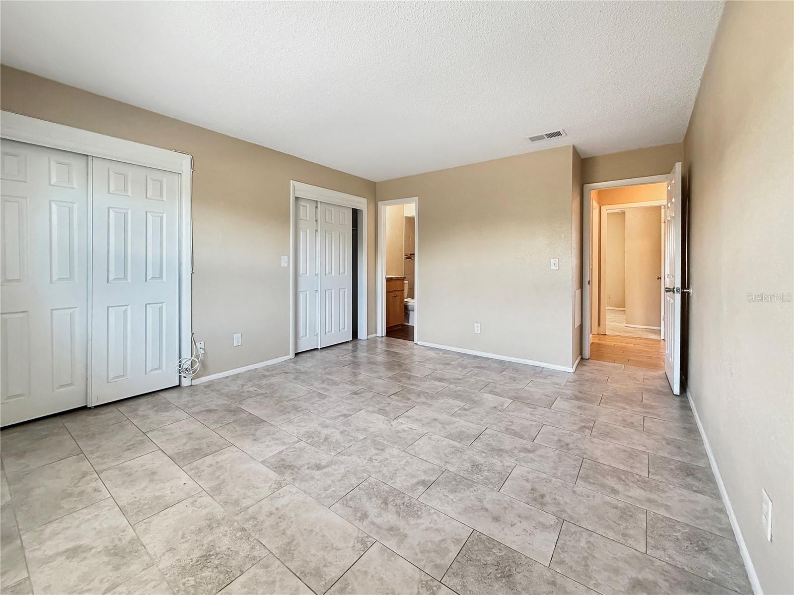 7210 N MANHATTAN AVE #2524