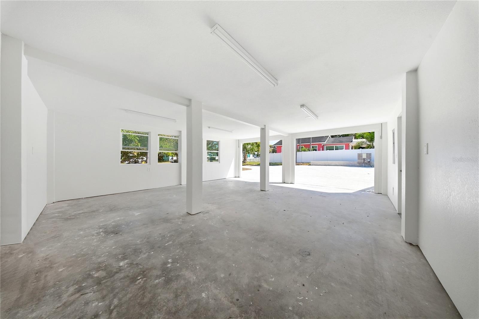 1109 CHARLES ST