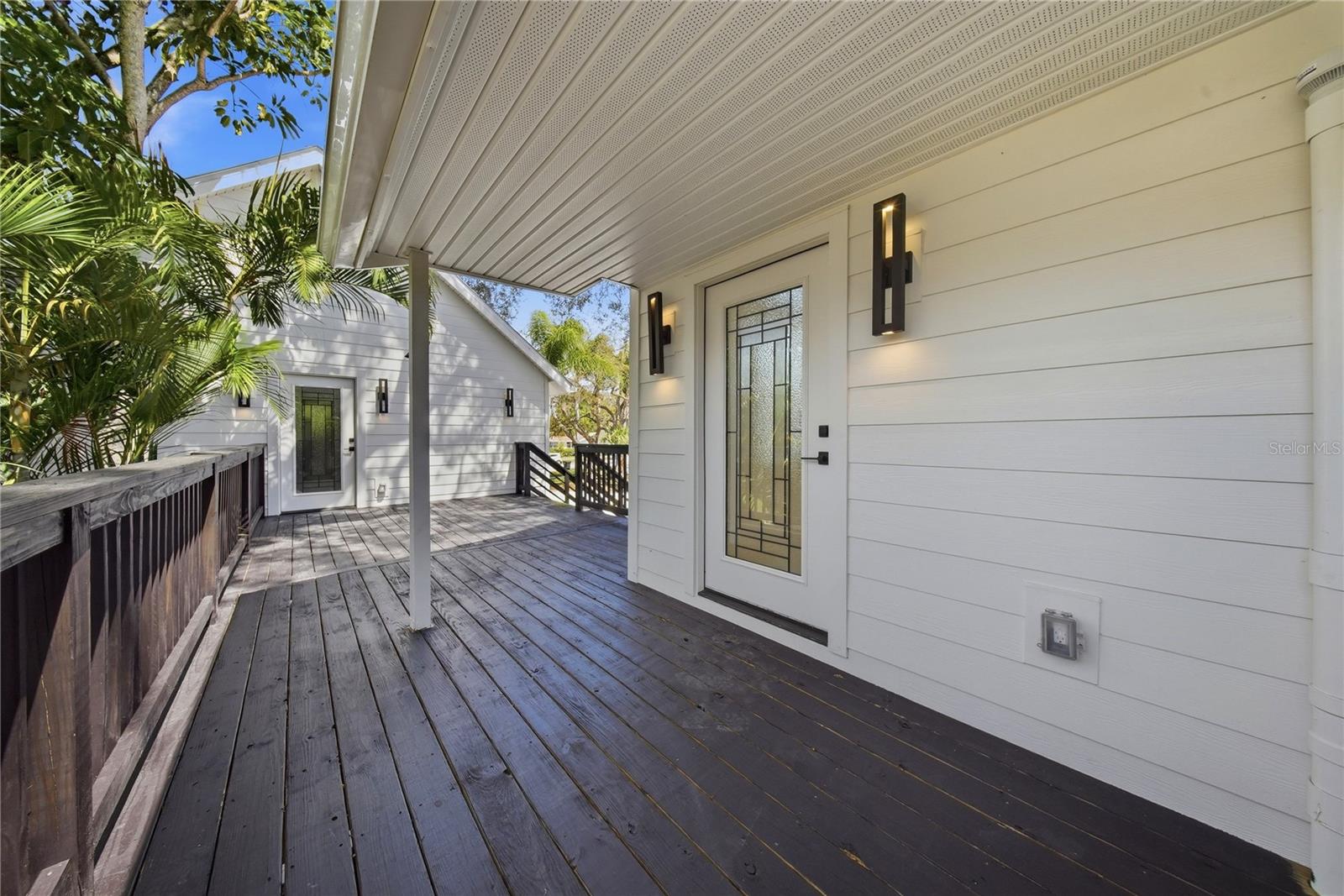 1109 CHARLES ST