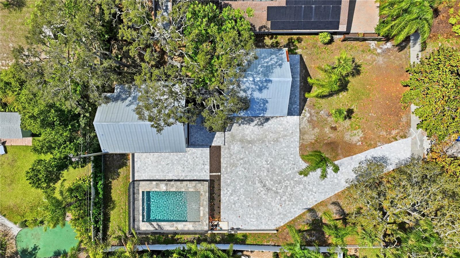 1109 CHARLES ST