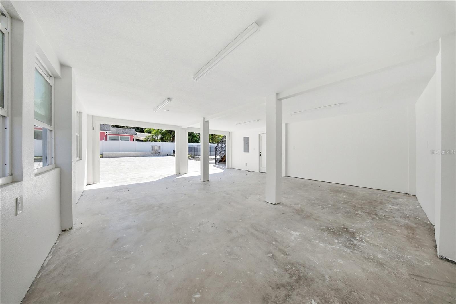 1109 CHARLES ST