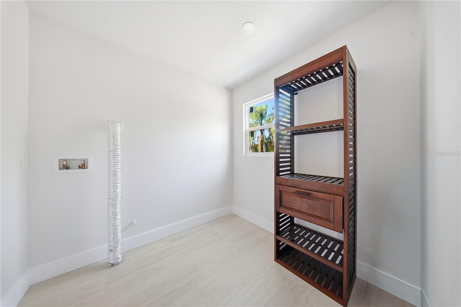 1109 CHARLES ST