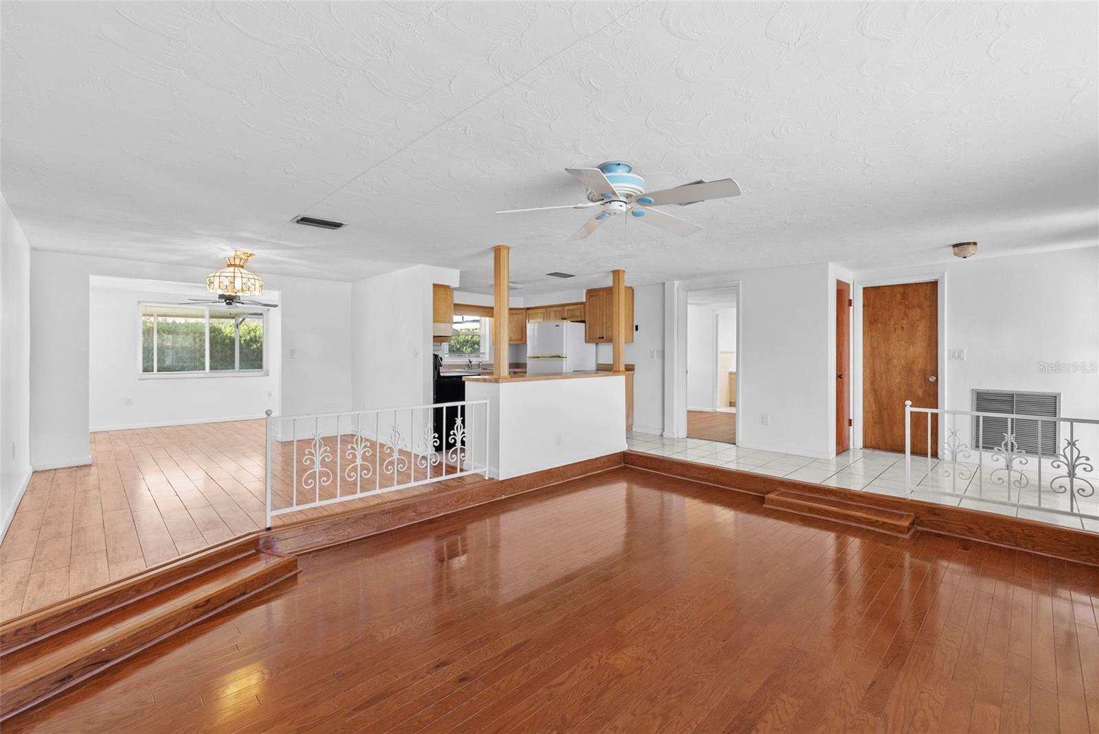 6112 12TH AVE