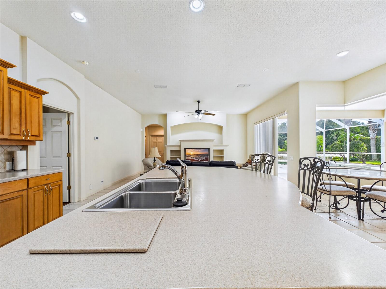10207 ESTUARY DR