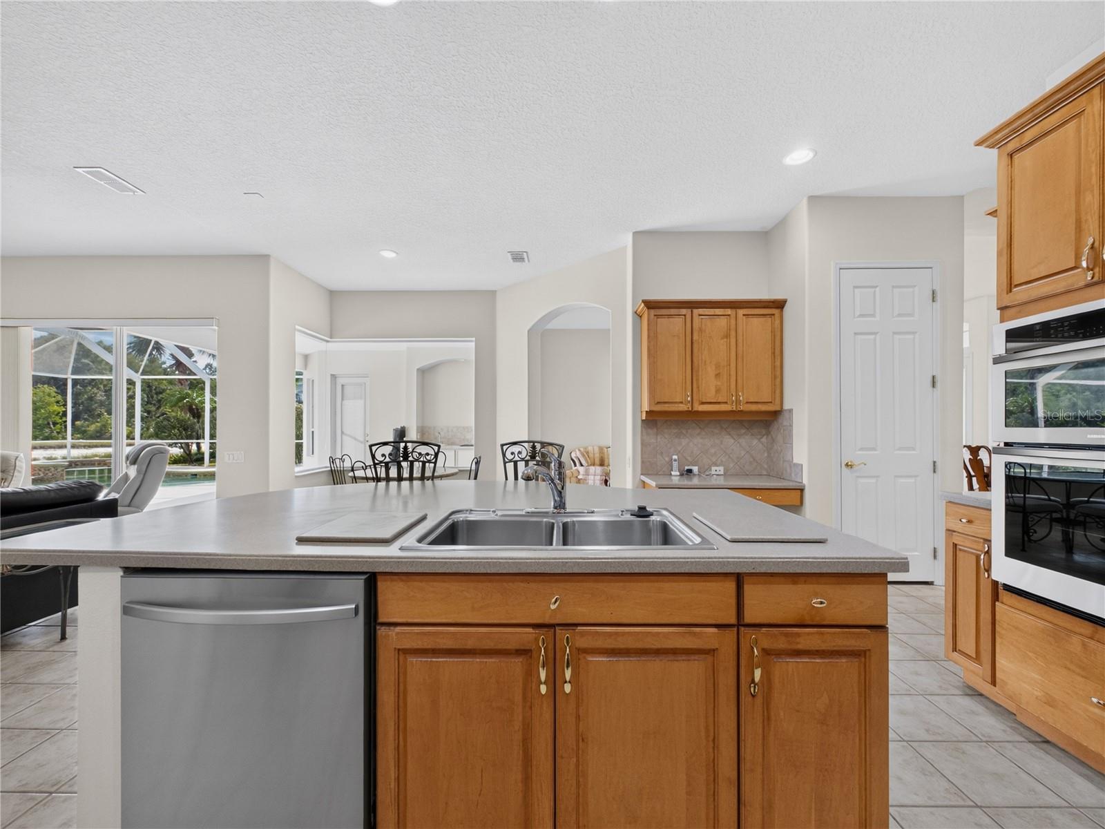 10207 ESTUARY DR