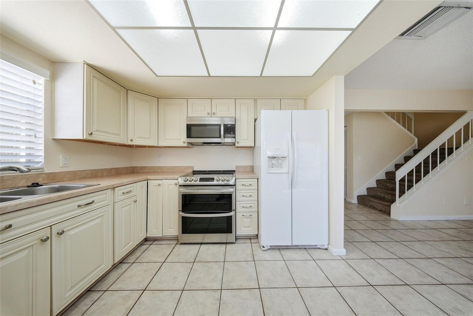 2617 BARKSDALE CT
