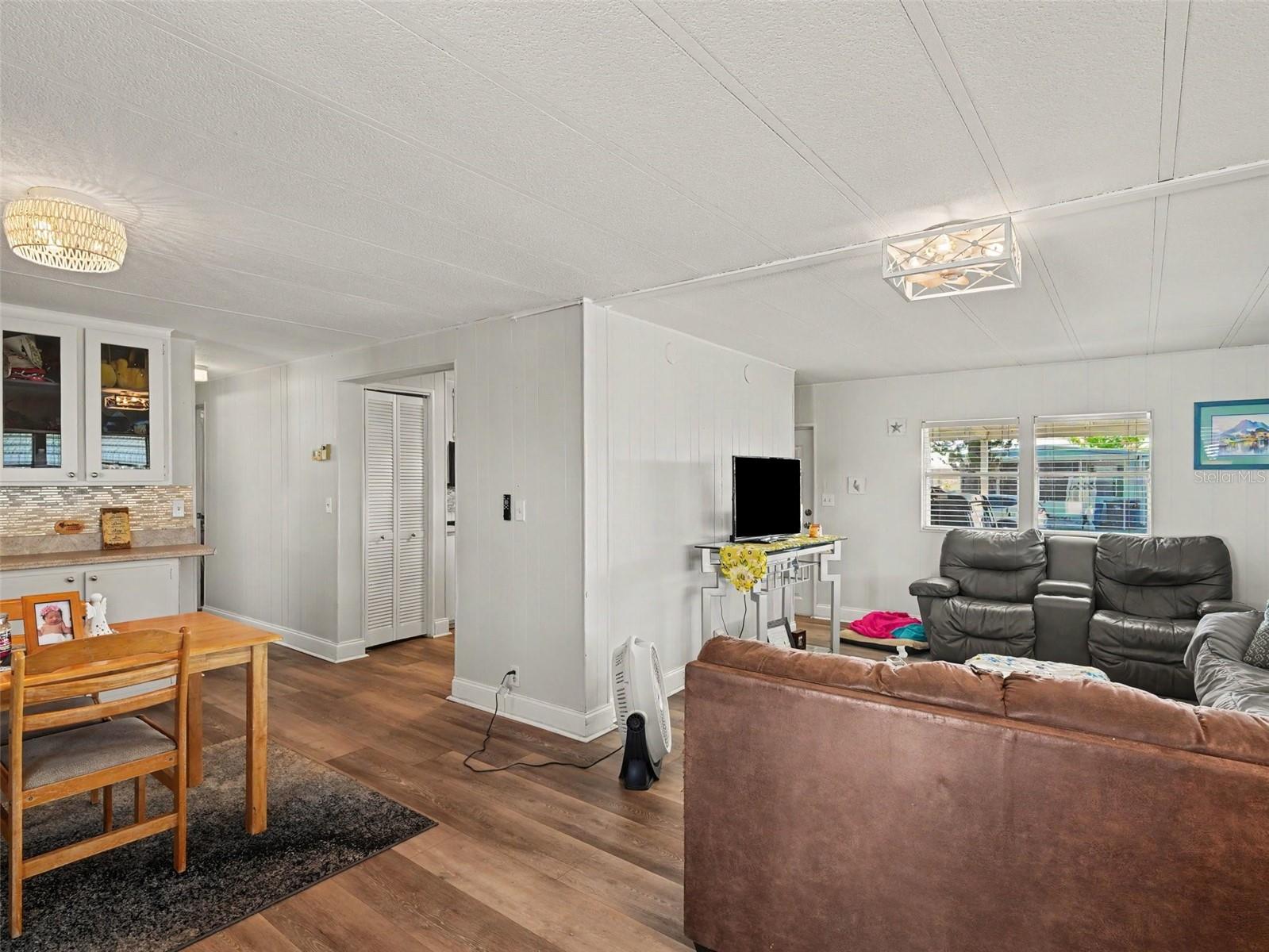 309 50TH AVENUE TER E