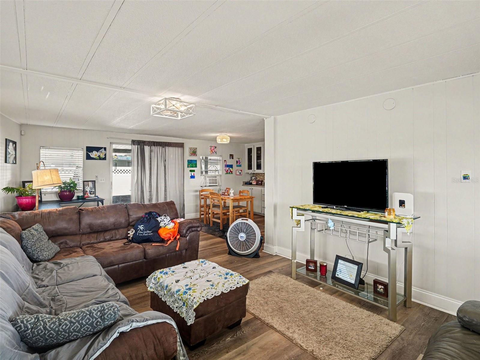 309 50TH AVENUE TER E