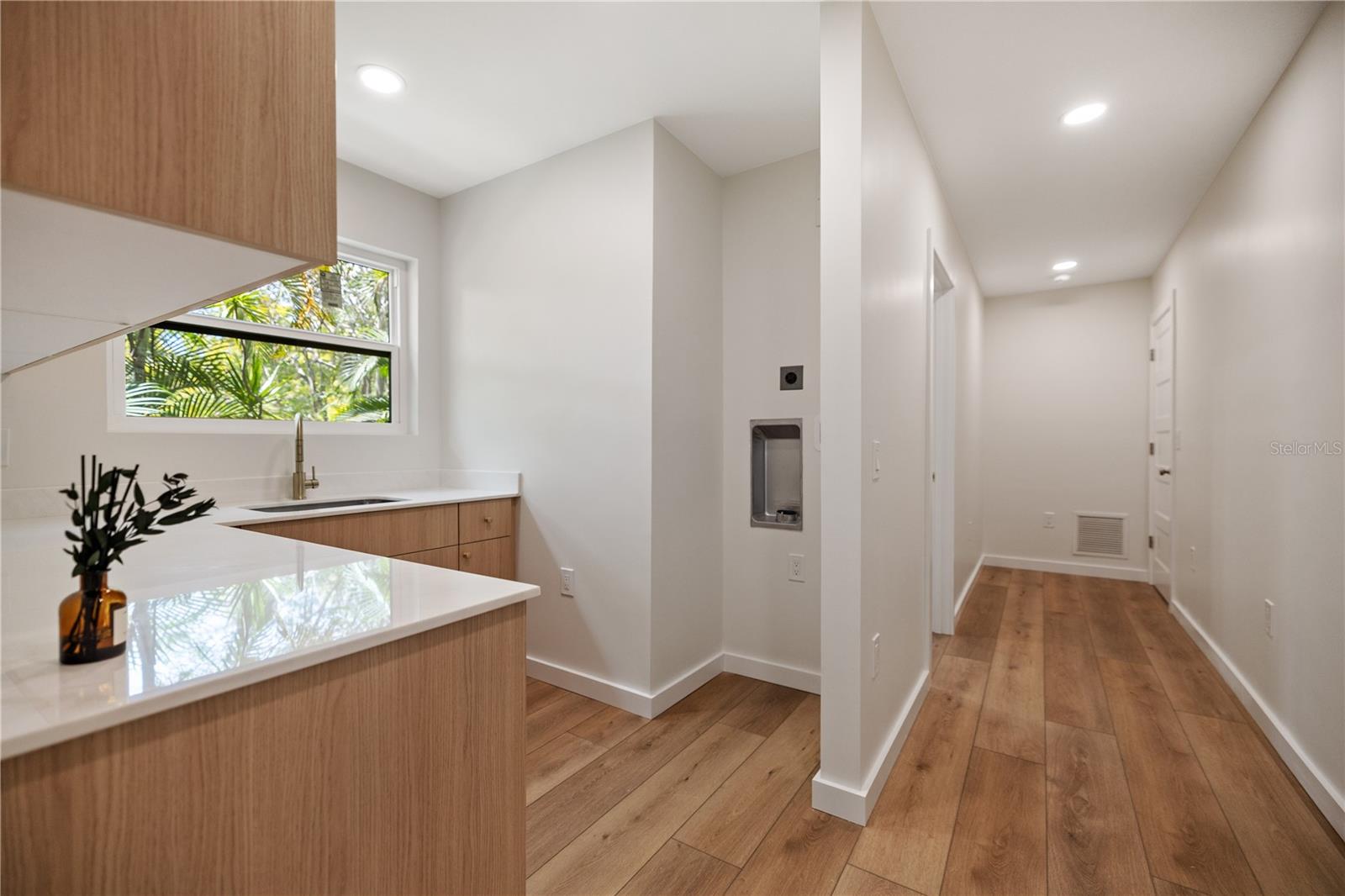 220 14TH AVE N