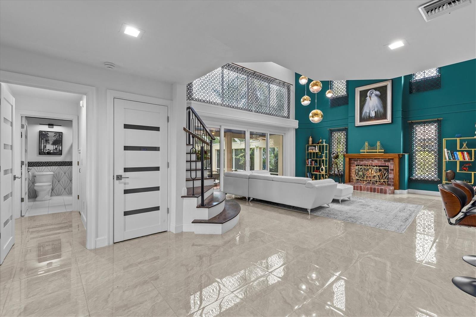 5914 LA ROSA LN