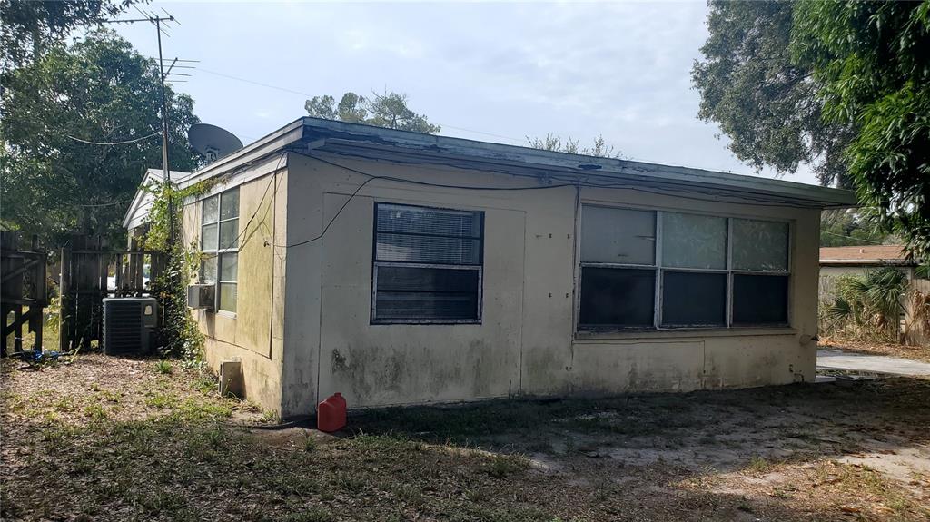 1236 CLAIRE DRIVE