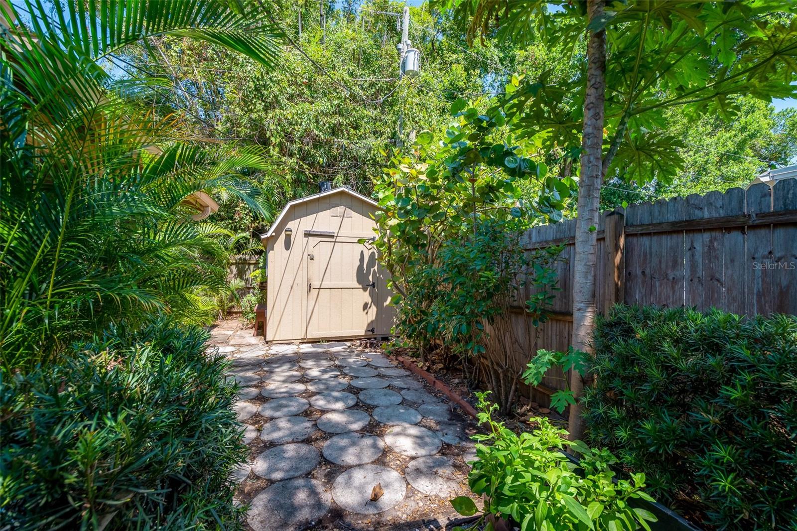 1774 BELLEAIR ROAD