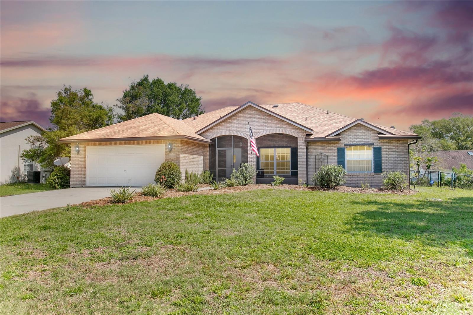 2033 CLAREMONT DR