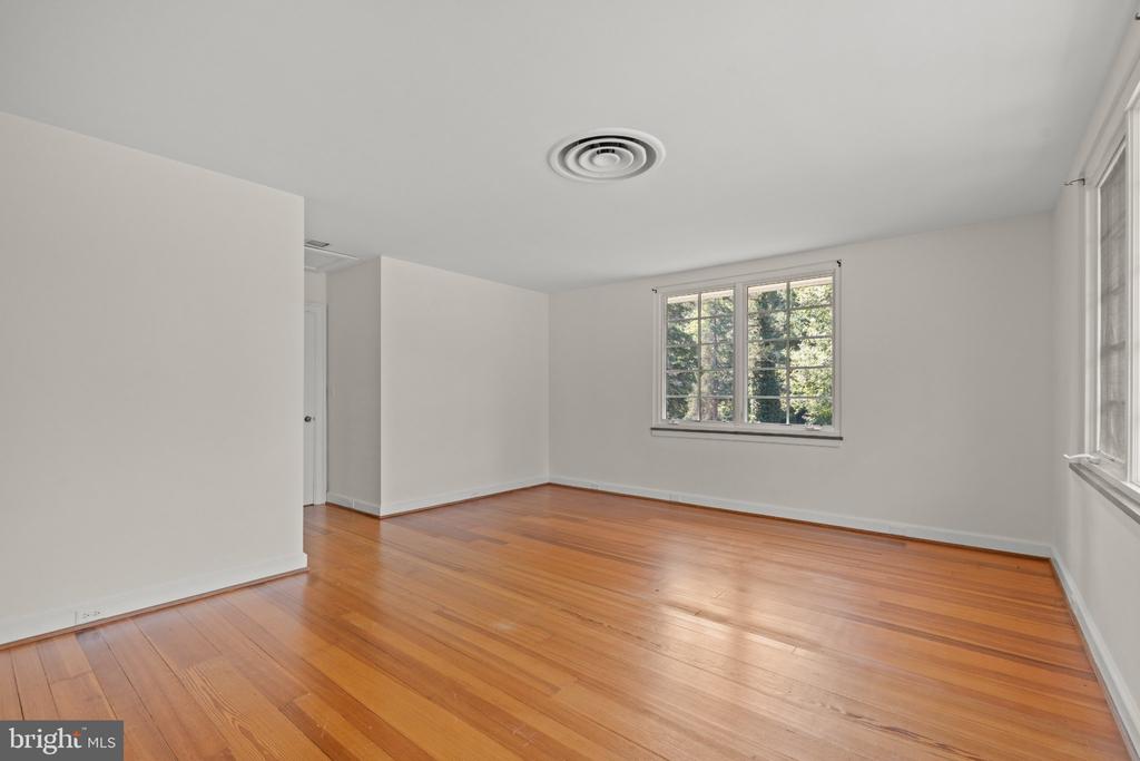 1545 BROOK HILL