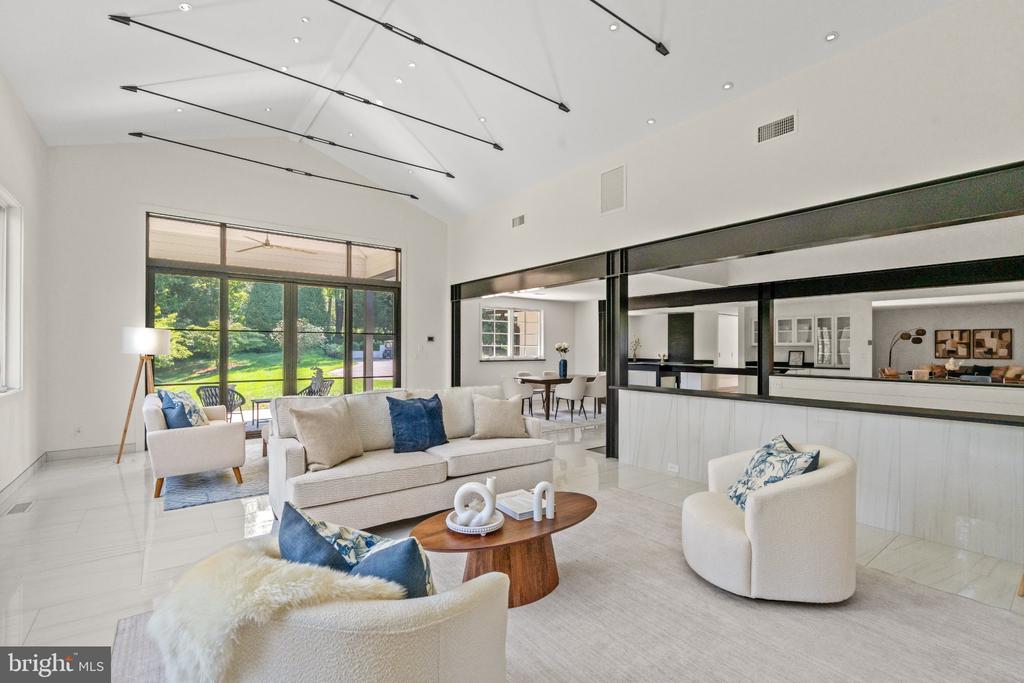 1545 BROOK HILL