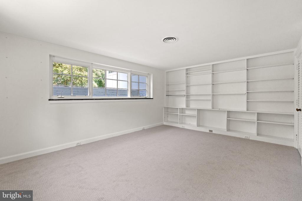 1545 BROOK HILL