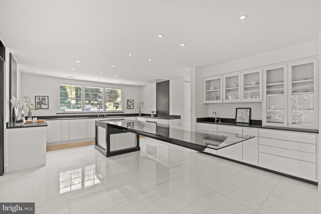1545 BROOK HILL