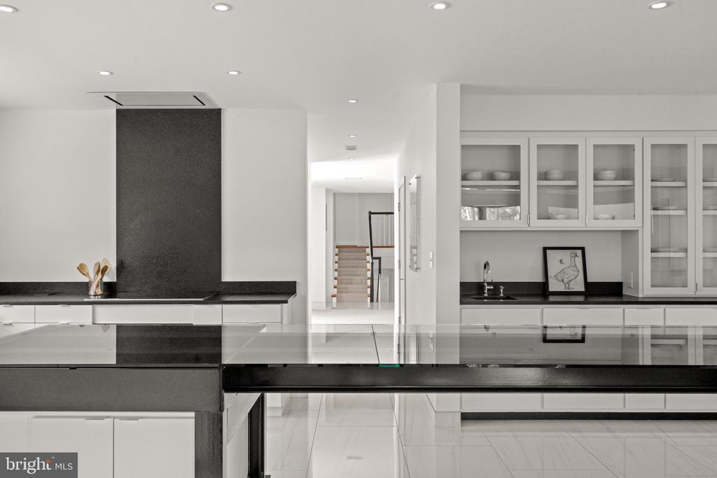 1545 BROOK HILL