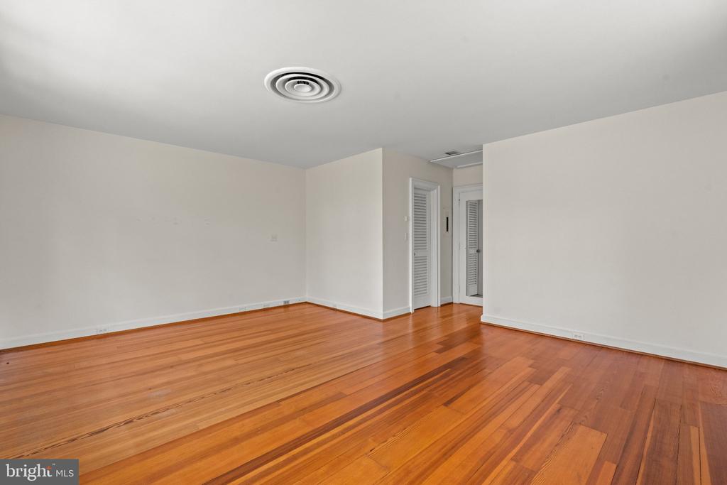 1545 BROOK HILL