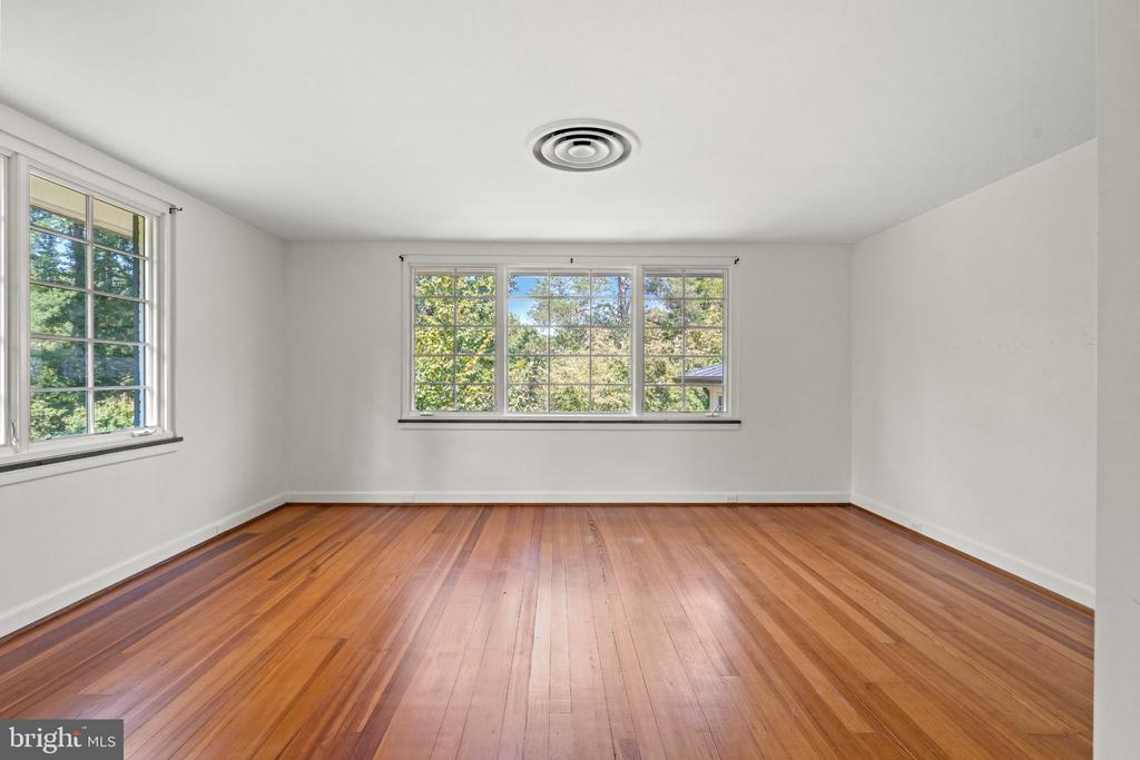 1545 BROOK HILL