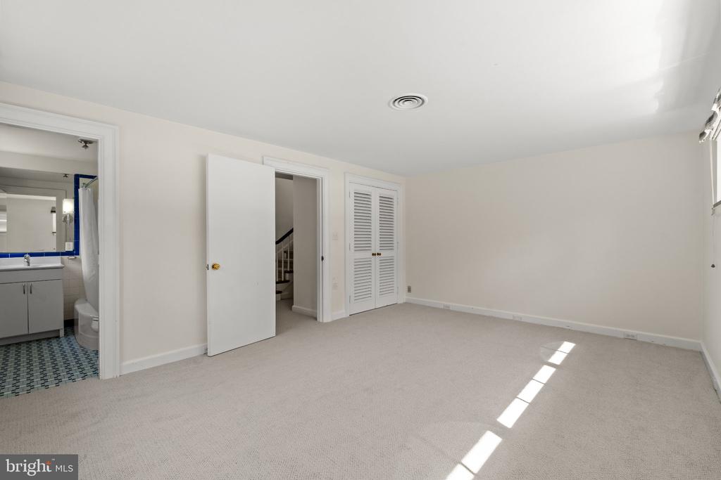 1545 BROOK HILL