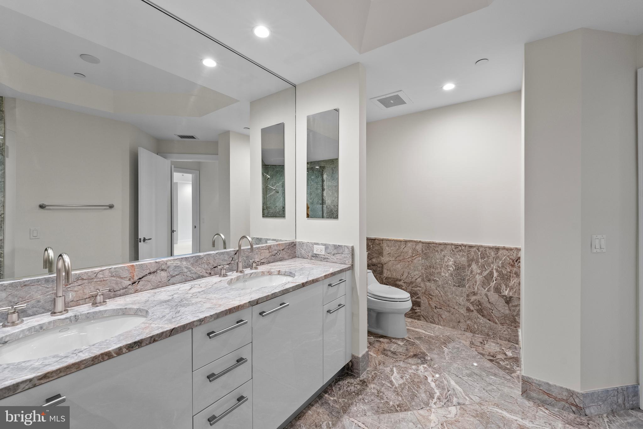 1881 N NASH STREET 809