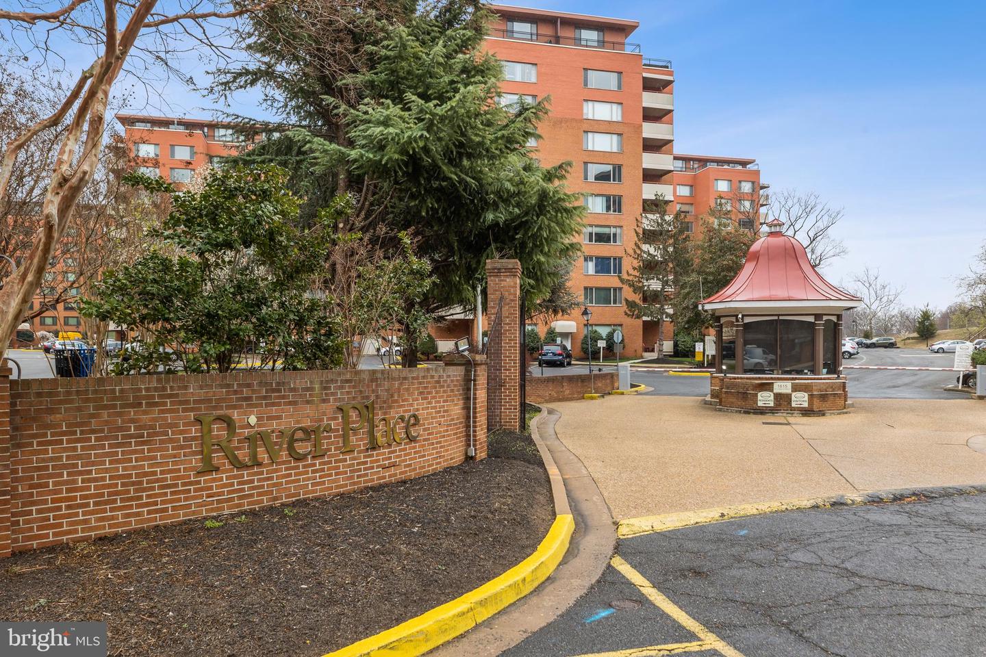 1021 Arlington Blvd #609