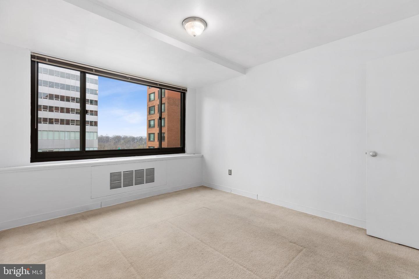 1021 Arlington Blvd #609
