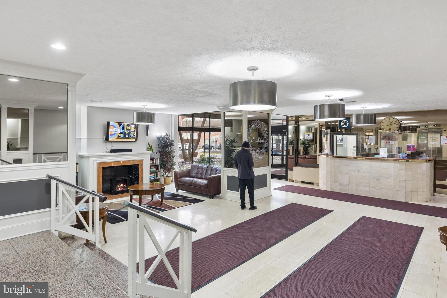1021 Arlington Blvd #609