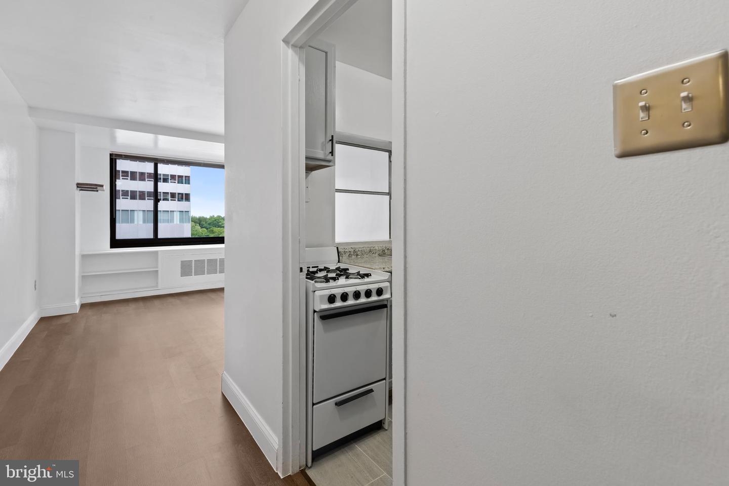 1021 Arlington Blvd #609