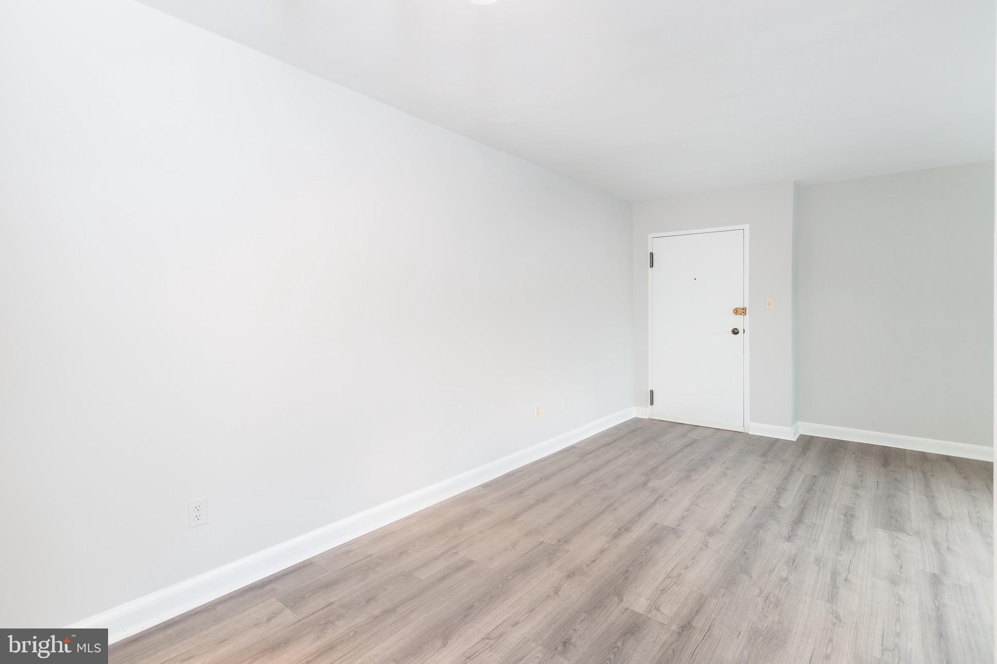 2055 N Woodstock St #101