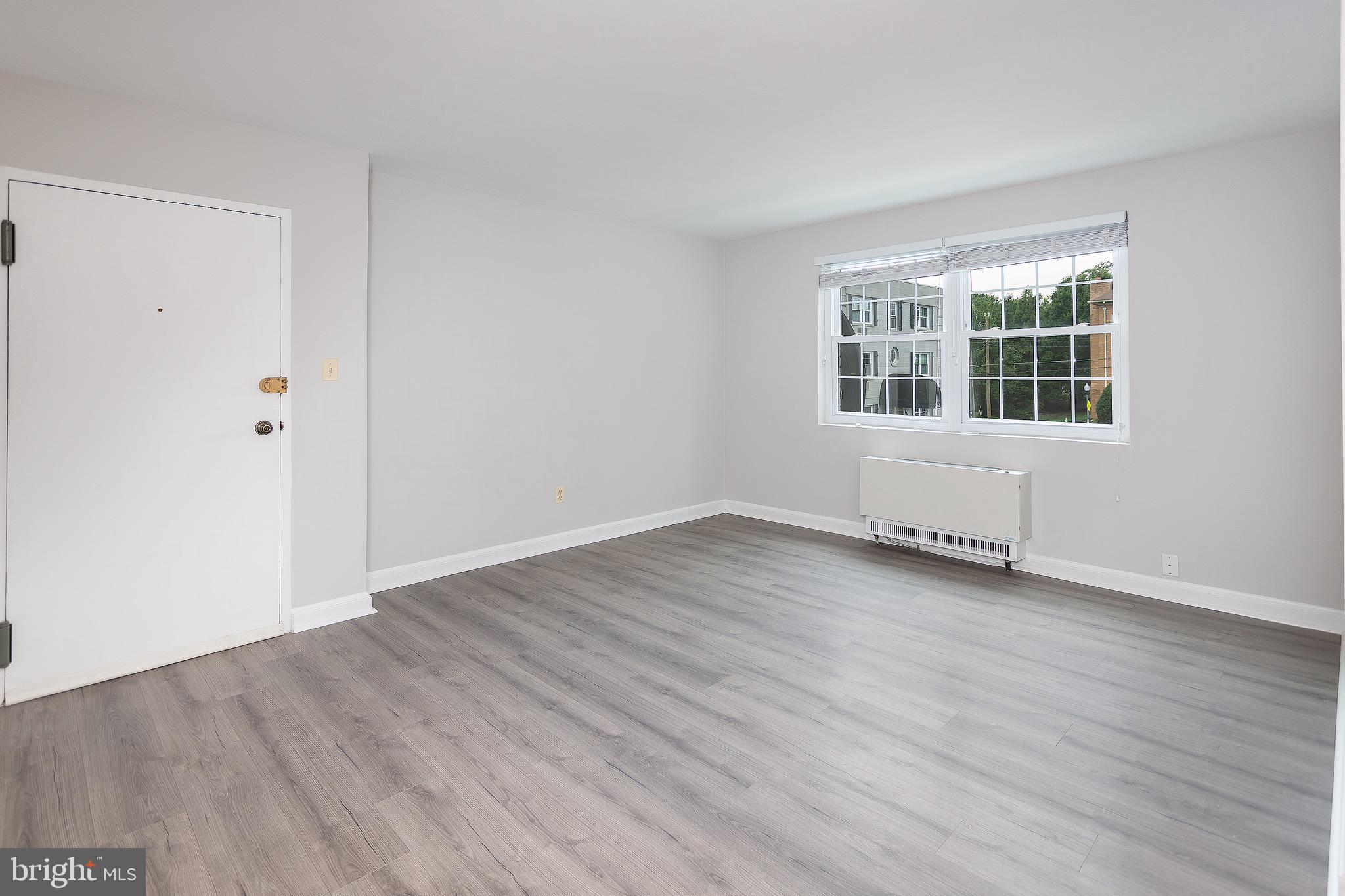 2055 N Woodstock St #101